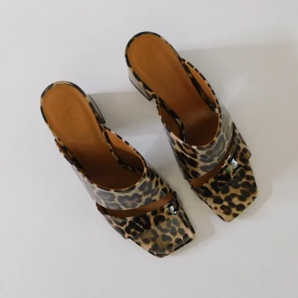 M. GEMI The Zola Camel Leopard Print Patent Leather Sandals Mules Shoes 38.5 8