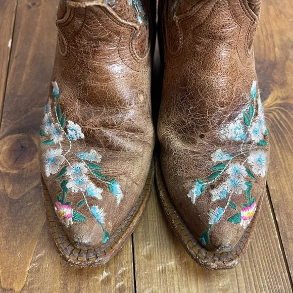 Macie Bean Honey Bunch flower embroidered snip toe cowgirl boots girls size 12