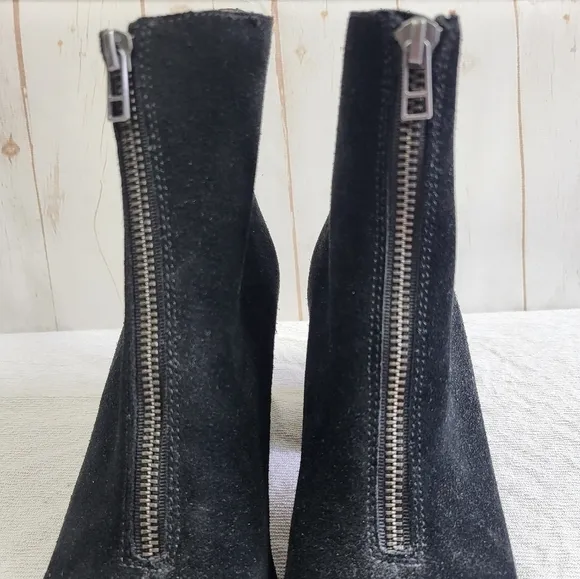 Madewell The Amalia Zip Chunky-Heeled Suede Short Boots in Black Size US 9.5