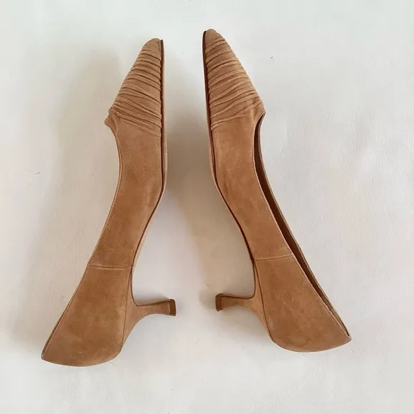 Manolo Blahnik Tan Women's Shoes SZ 7.5/37.5