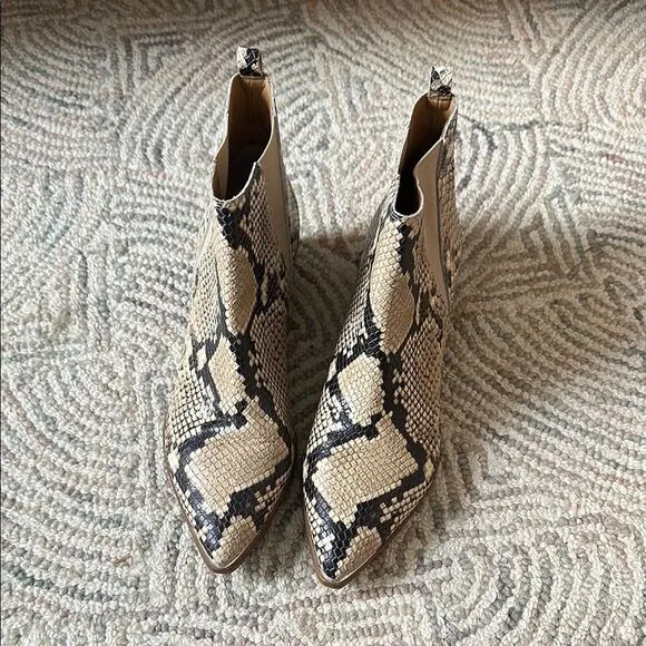 Marc Fisher boots size 9.5