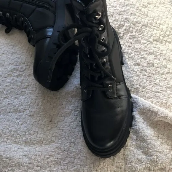 Marc Fisher combat boots Y2K goth Streetwear lace up size 8.5 black NWOT