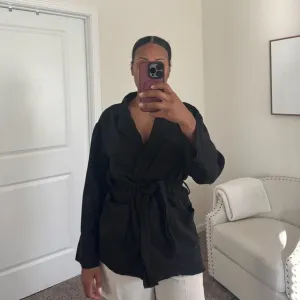 MASSIMO DUTTI Black Linen Wrap Blazer