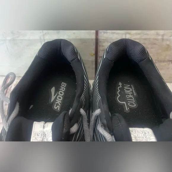 Mens Brooks Addiction Walking shoes size 11.5 EEEE