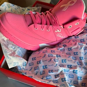 Men's Legendary Pink Patrick Ewing Sneakers (10.5)