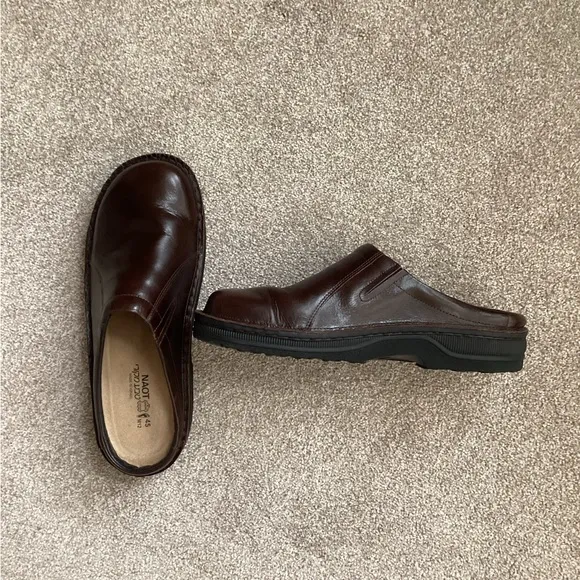 Men’s Like New, Naot Brown Leather Shoes