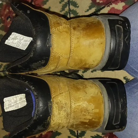 Mens Michelin steel toe work boots sz 14 med.