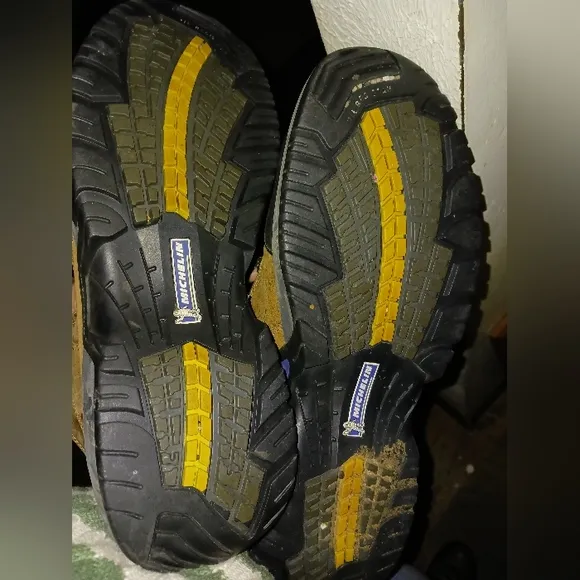 Mens Michelin steel toe work boots sz 14 med.