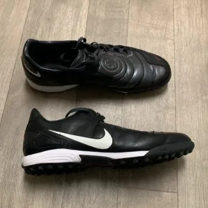 Mens Nike Total Ninety Soccer Lace Up Training Walking Sneakers Shoes