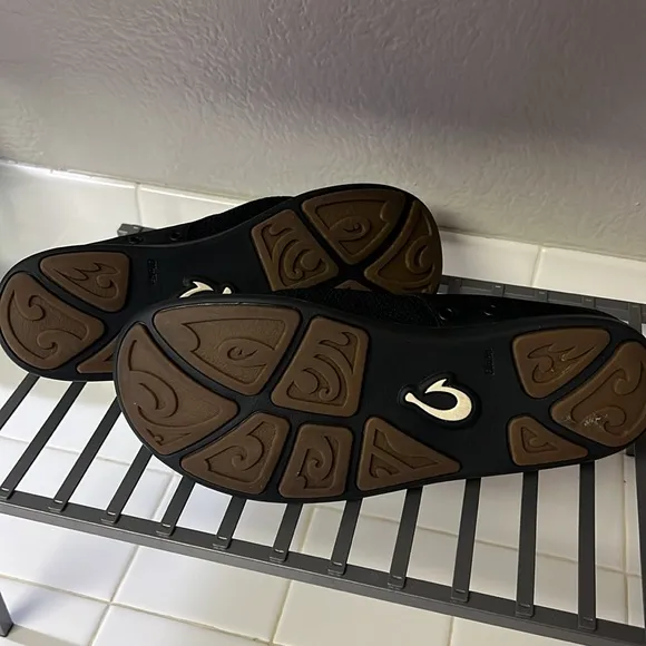 Men’s Olukai shoes