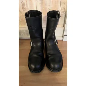 men's pre owned round steel toe pull on electrician/ biker work boots size 6 D