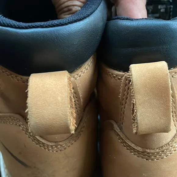 Men’s wolverine work shoes size 8