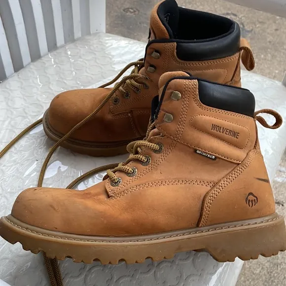 Men’s wolverine work shoes size 8