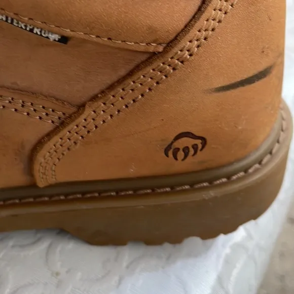Men’s wolverine work shoes size 8