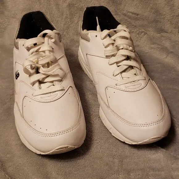Men's New Balance 451 walking shoe, size 10, white, D width