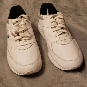 Men's New Balance 451 walking shoe, size 10, white, D width