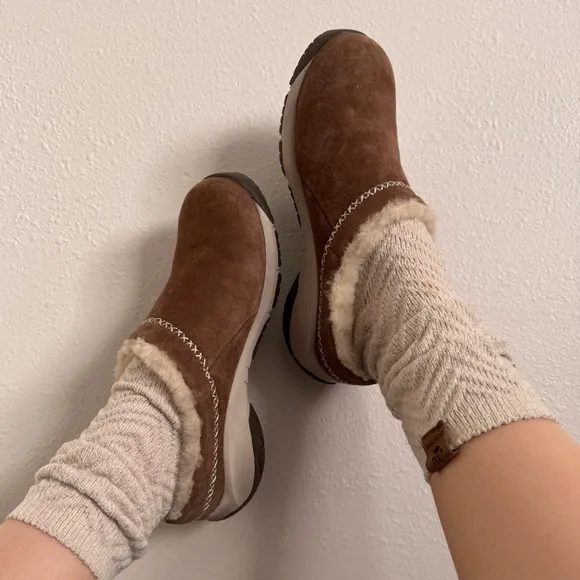 MERRELL Stone Brown Tan Suede Echo Ice 4 Cozy Faux Shearling Lined Slip On Shoes
