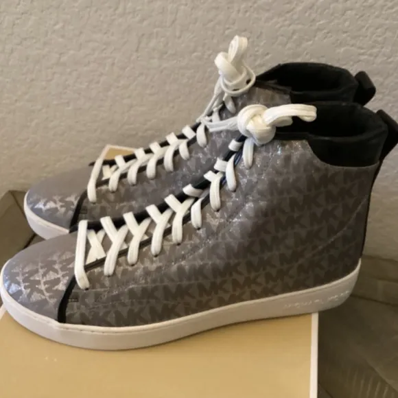 MICHAEL MICHAEL KORS Women's Edie Lace-Up High-Top Sneakers, size 7