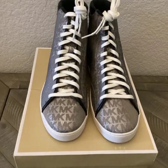 MICHAEL MICHAEL KORS Women's Edie Lace-Up High-Top Sneakers, size 7