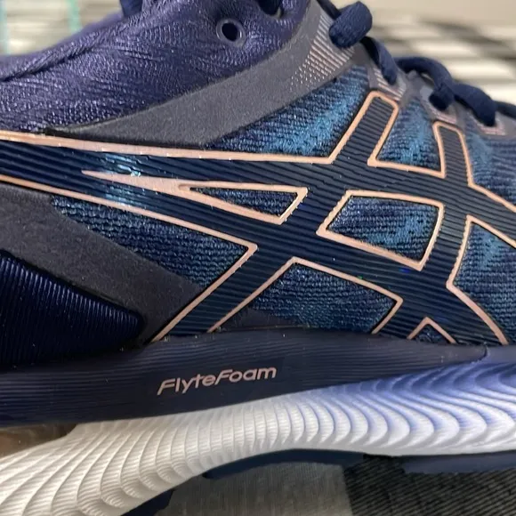 MINT! ASICS Gel-Nimbus 22 Running Shoes Women's Sz 9.5 Blue Breathable Light