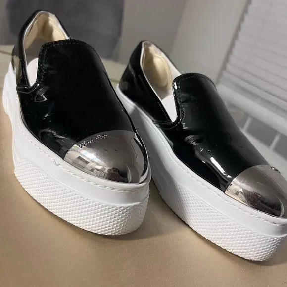MIU MIU PATENT LEATHER PLATFORMS SHOES