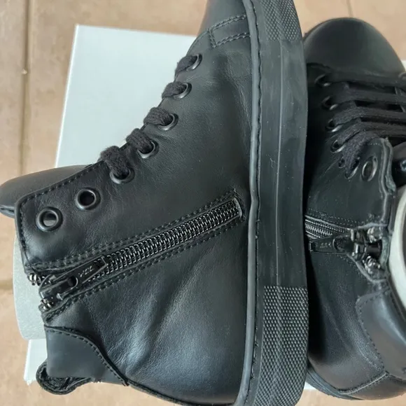 Moschino Logo High-top Sneaker Kids Size IT 31 US 13