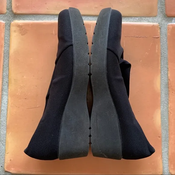 Munro Black Stretch Comfort Wedge Slip-On Shoes