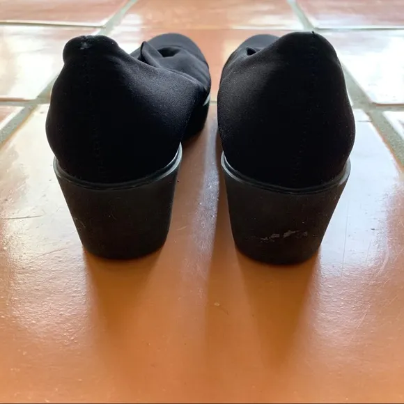 Munro Black Stretch Comfort Wedge Slip-On Shoes