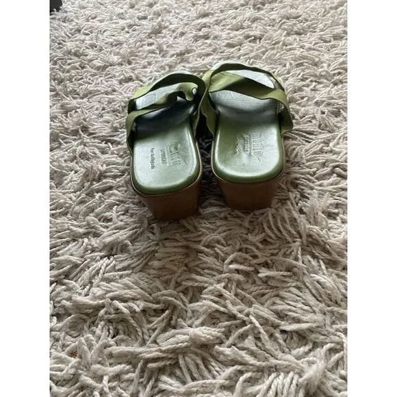 Munro Sandals Green Wedges Strappy Shoes 8.5 Walking Wedge