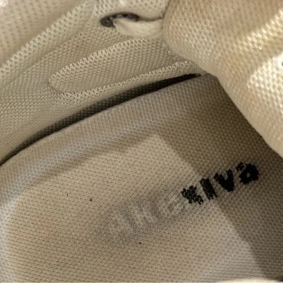Muro by Muro Jacobs High-Top Sneakers - White