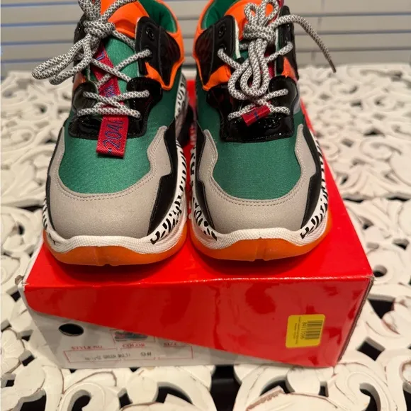 Nature Breeze Multicolor Dad Sneakers. Size 9 NIB