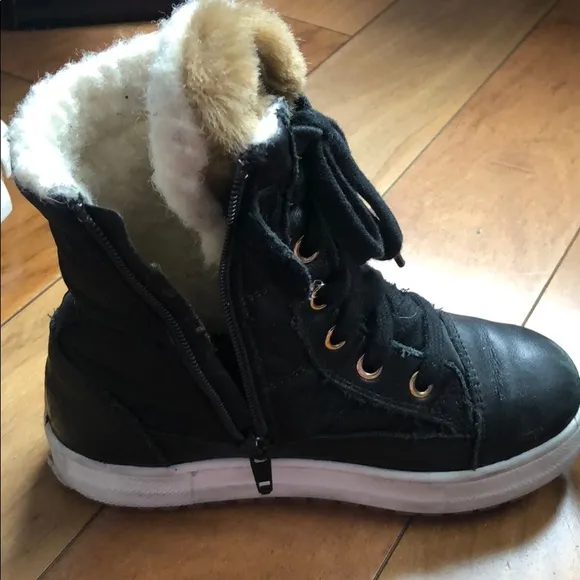 Naturino waterproof, lined high top sneaker/boots