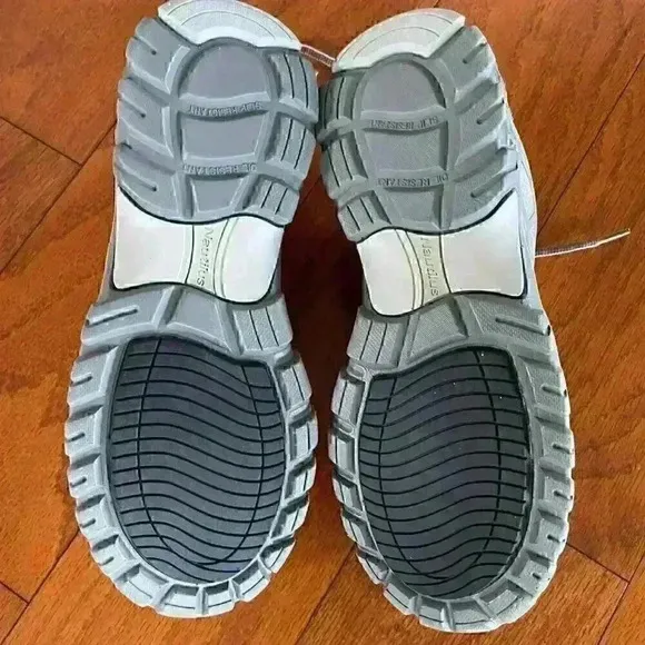 Nautilus Safety Footwear N1082 Stratus CT Women's Work Shoes  BRAND NEW Save $40