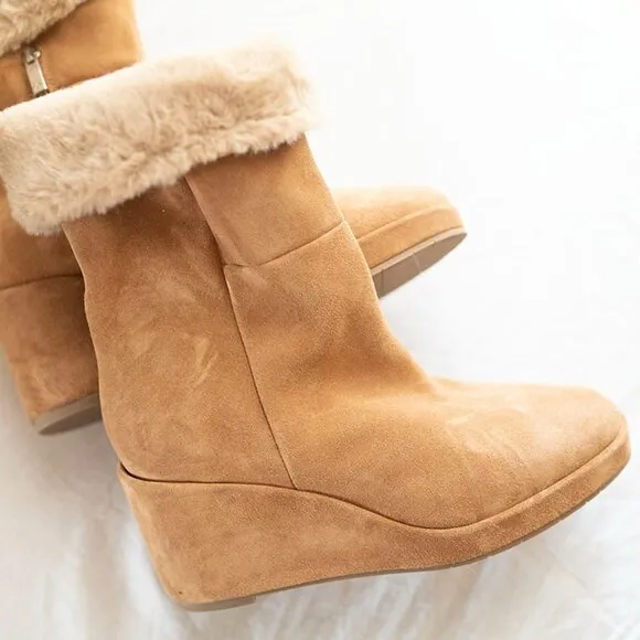New $625 AQUATALIA Weatherproof Imperia Faux Fur Lined Suede Wedge Boots Sz 9