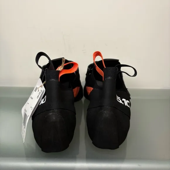 New Adidas Five Ten Crawe Mens Size 10.5 Climbing Shoes Black Concave EG2370