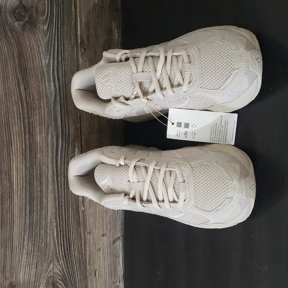 New Adidas Originals Response CL Beige Chunky Heel Sneakers Size 7 Womens Casual