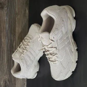 New Adidas Originals Response CL Beige Chunky Heel Sneakers Size 7 Womens Casual