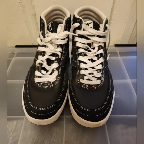 New Balance 440 men's high-top sneakers.