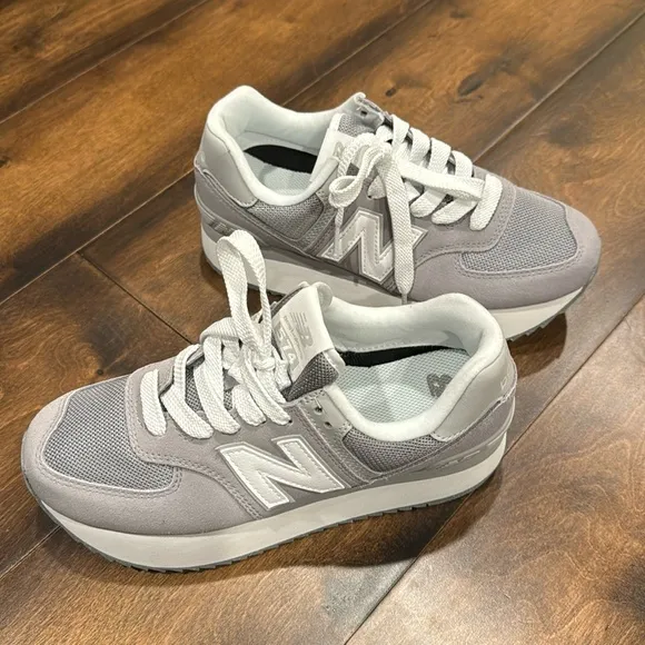 New Balance 574 Platform Sneakers NWOT