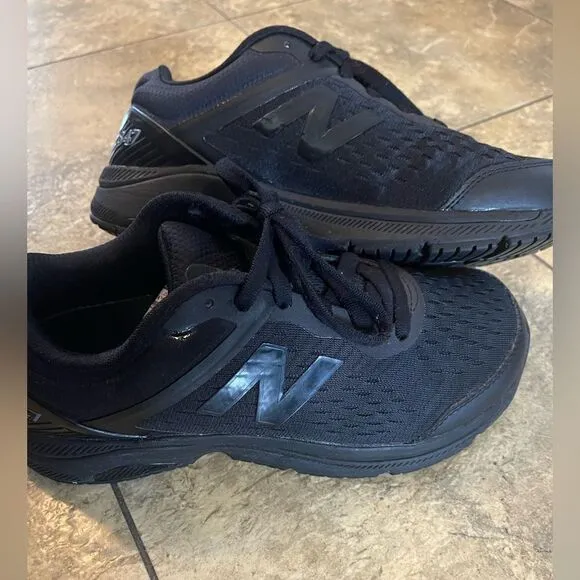 New Balance 847 V4 walking shoes sz 8