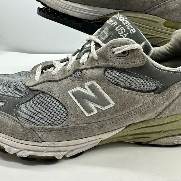 New Balance 993 Mens 11.5 EE Vintage USA Dad Shoes Sneaker Suede Walking MR993GL