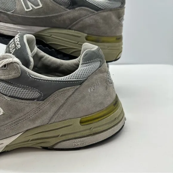 New Balance 993 Mens 11.5 EE Vintage USA Dad Shoes Sneaker Suede Walking MR993GL
