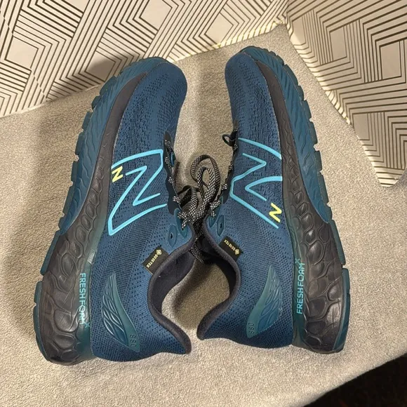 New Balance Fresh foam 880v12 GTX women’s size 11  Blue green Athletic Shoes