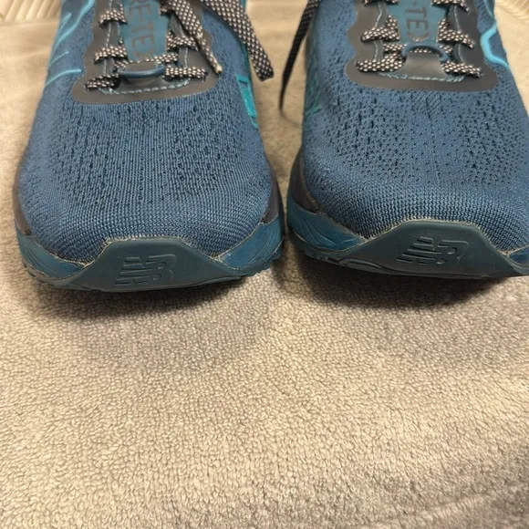New Balance Fresh foam 880v12 GTX women’s size 11  Blue green Athletic Shoes