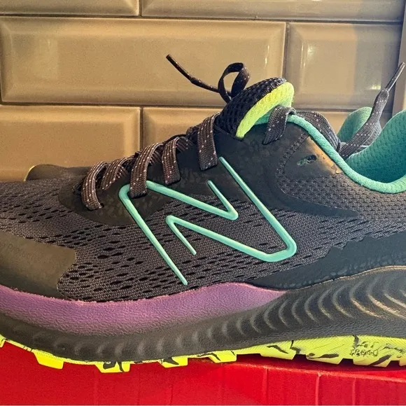 New Balance Nitrel V5 Womens Size 6 Trail Running Shoes Black Purple New In Box