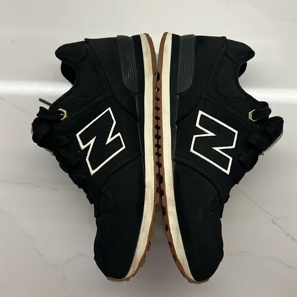New Balance RARE!! Black and cream NB 574 chunky Trainers are a kids size 3
