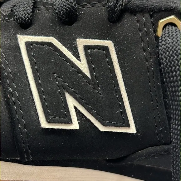 New Balance RARE!! Black and cream NB 574 chunky Trainers are a kids size 3