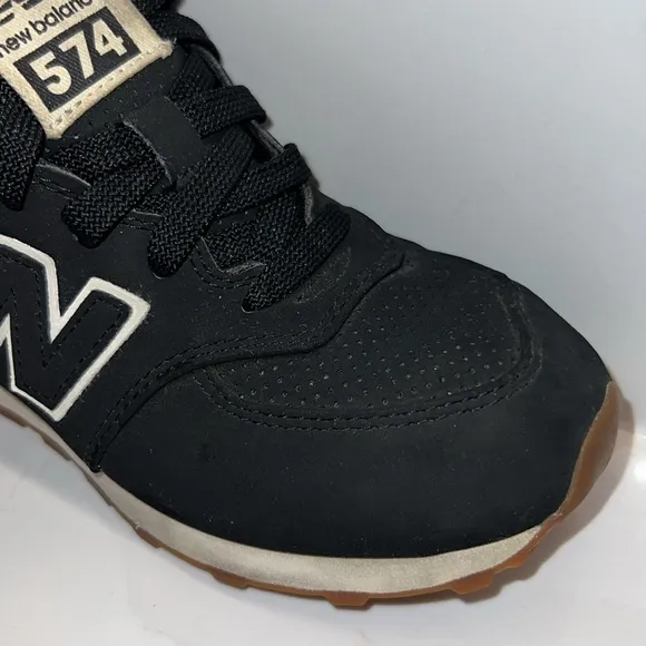 New Balance RARE!! Black and cream NB 574 chunky Trainers are a kids size 3