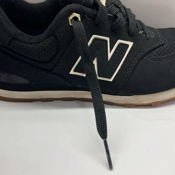 New Balance RARE!! Black and cream NB 574 chunky Trainers are a kids size 3
