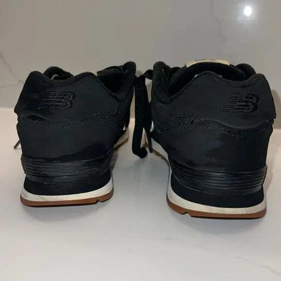 New Balance RARE!! Black and cream NB 574 chunky Trainers are a kids size 3